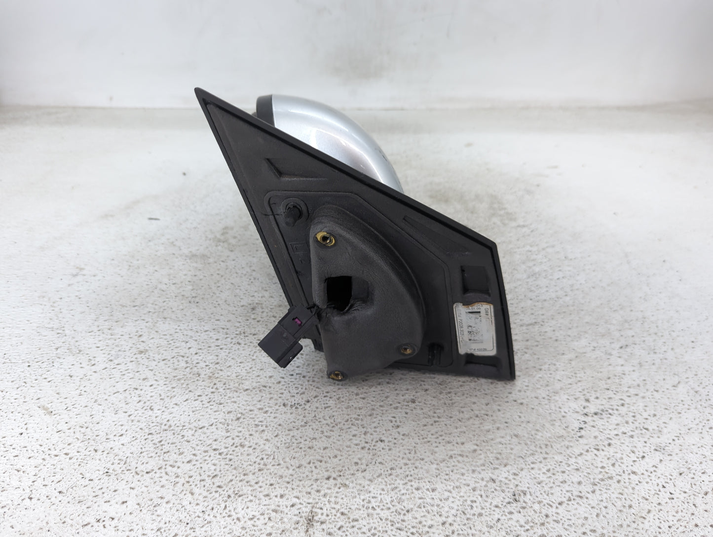 2013-2014 Chevrolet Sonic Driver Side View Mirror - Left Door Mirror OEM Used - Oemusedautoparts1.com