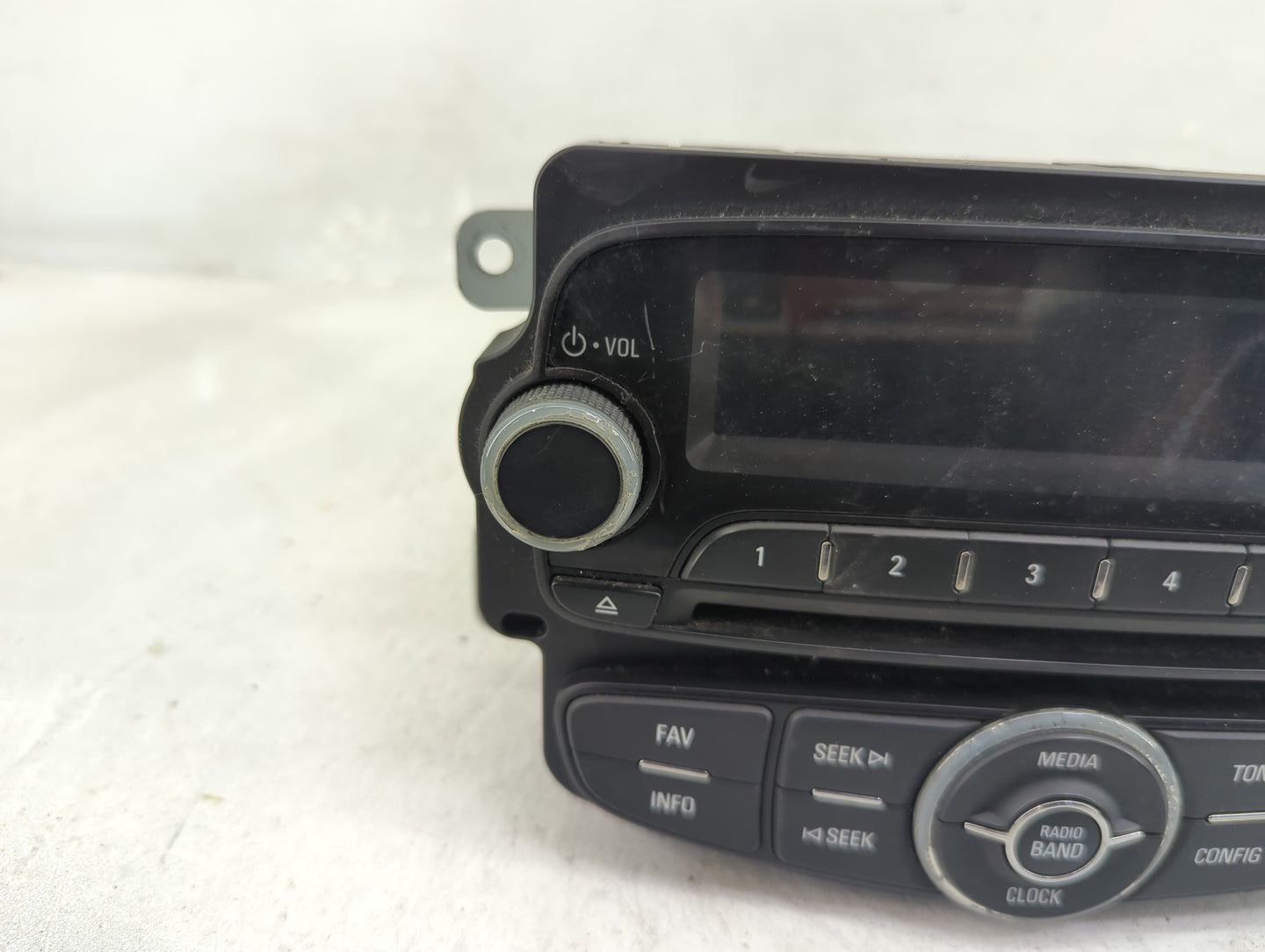 2014 Chevrolet Sonic Radio AM FM Cd Player Receiver Replacement P/N:95407055 Fits OEM Used Auto Parts - Oemusedautoparts1.co