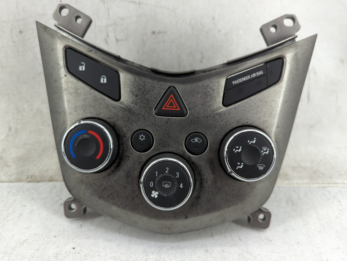 2013-2014 Chevrolet Sonic Climate Control Module Temperature AC/Heater Replacement P/N:95332699 3239800000000X Fits Fits 201