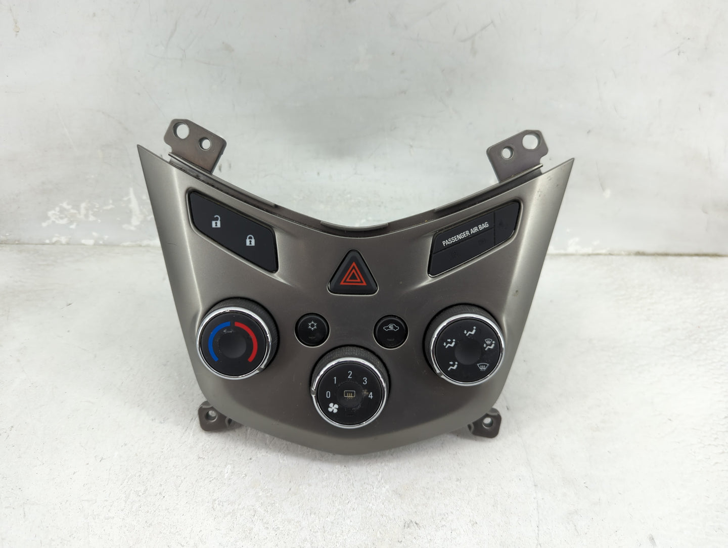 2013-2014 Chevrolet Sonic Climate Control Module Temperature AC/Heater Replacement P/N:95332699 3239800000000X Fits Fits 201