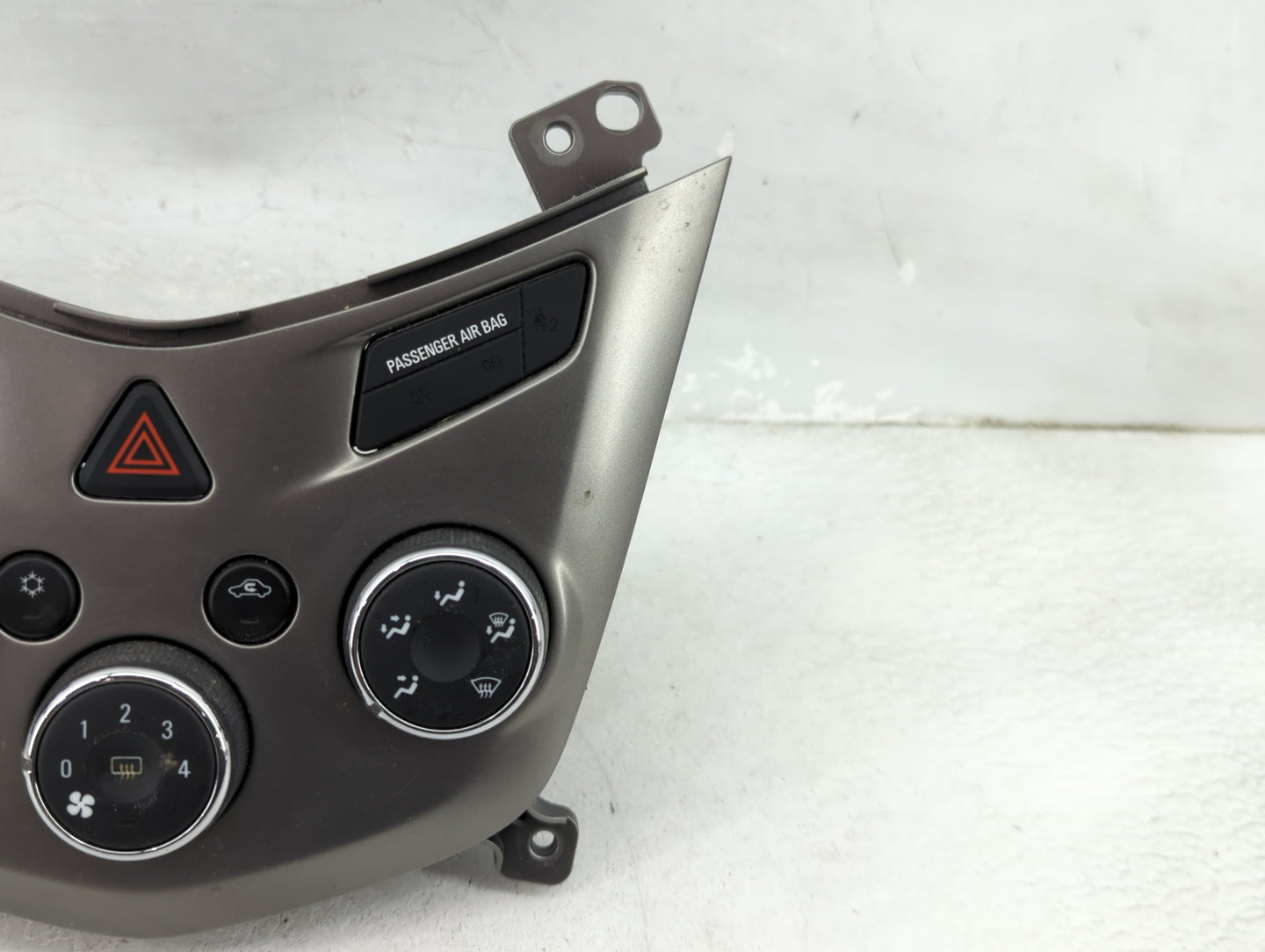 2013-2014 Chevrolet Sonic Climate Control Module Temperature AC/Heater Replacement P/N:95332699 3239800000000X Fits Fits 201