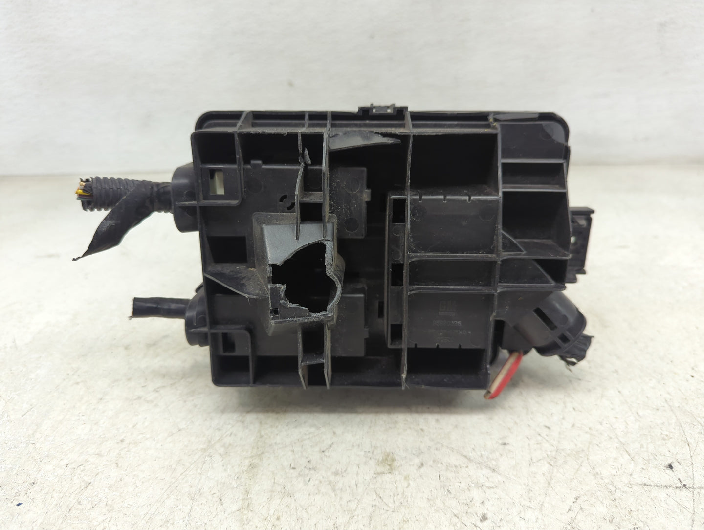 2014-2016 Chevrolet Sonic Fusebox Fuse Box Panel Relay Module P/N:383529 20902103, 13500113, 13500114 Fits Fits 2014 2015 20