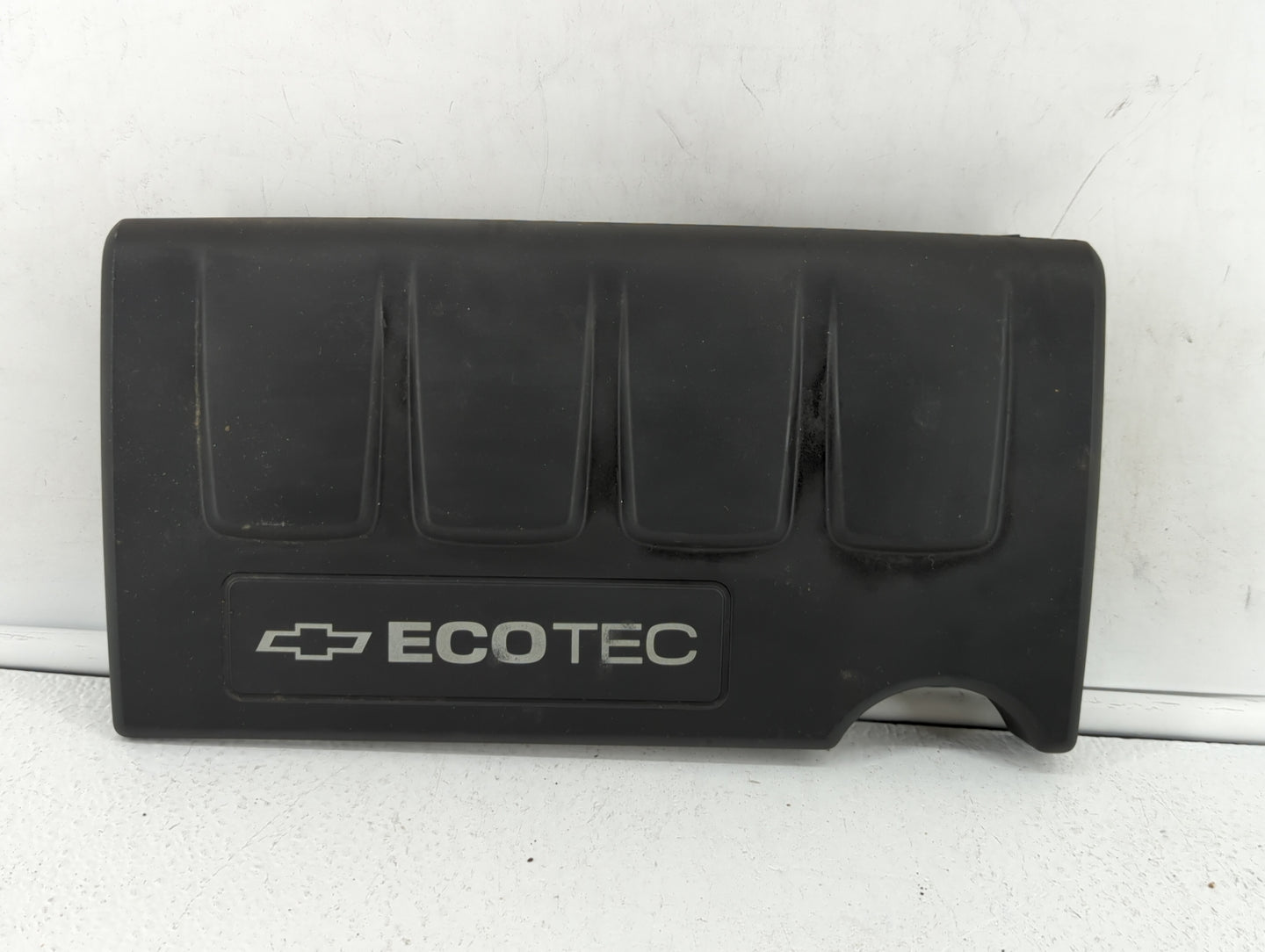 2014 Chevrolet Sonic Engine Cover Black - Oemusedautoparts1.com