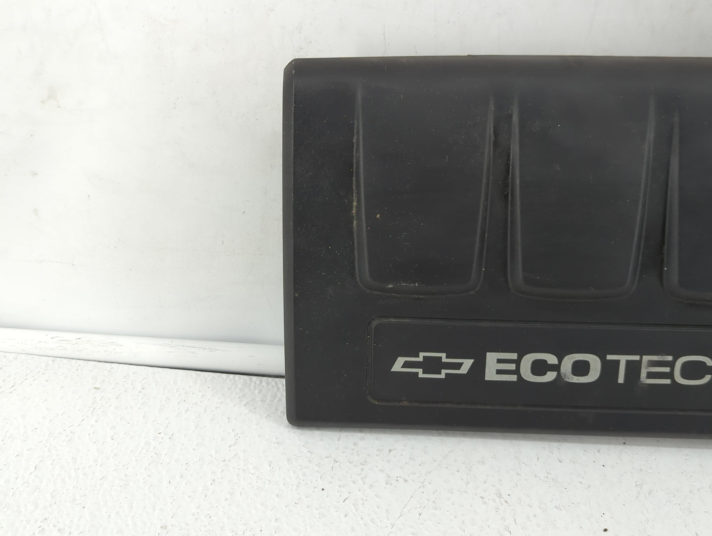 2014 Chevrolet Sonic Engine Cover Black - Oemusedautoparts1.com