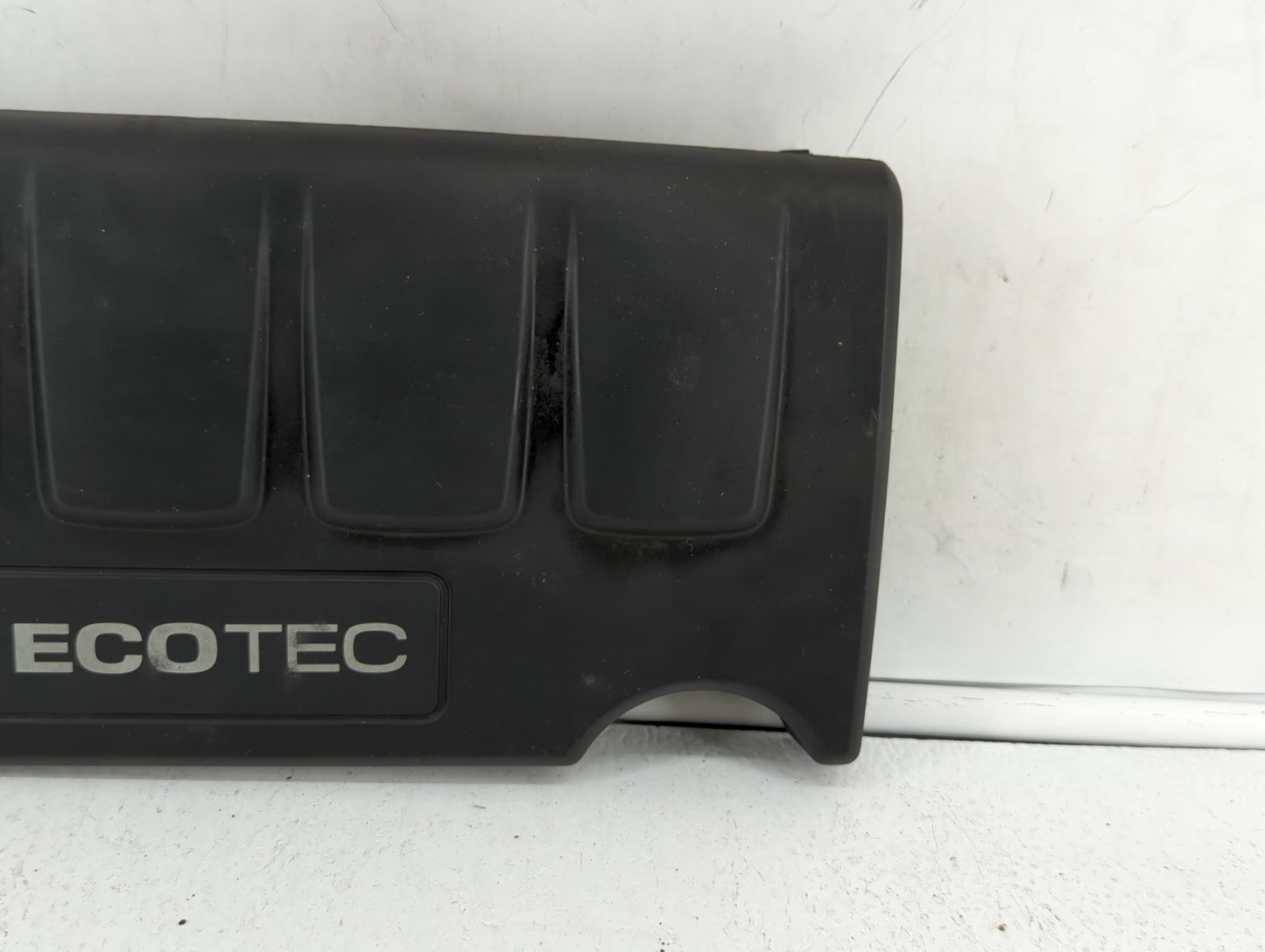 2014 Chevrolet Sonic Engine Cover Black - Oemusedautoparts1.com