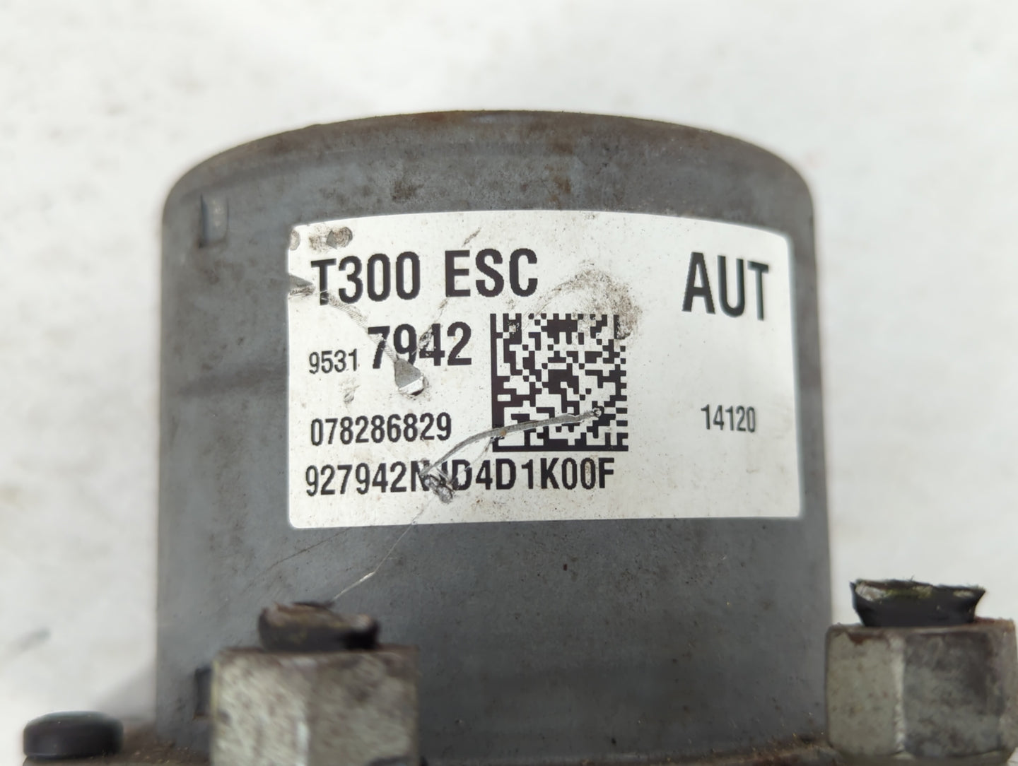 2014 Chevrolet Sonic ABS Pump Control Module Replacement P/N:95317942 Fits OEM Used Auto Parts - Oemusedautoparts1.com