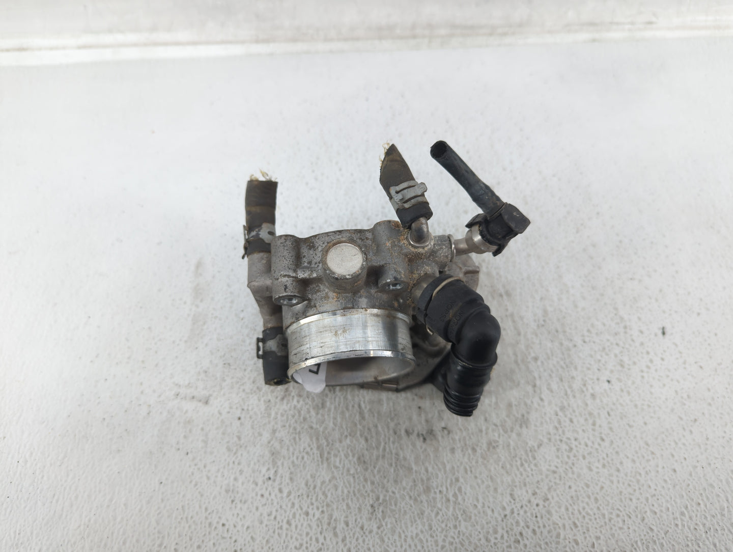2012-2018 Chevrolet Sonic Throttle Body P/N:55561495 Fits Fits 2009 2010 2011 2012 2013 2014 2015 2016 2017 2018 OEM Used Au