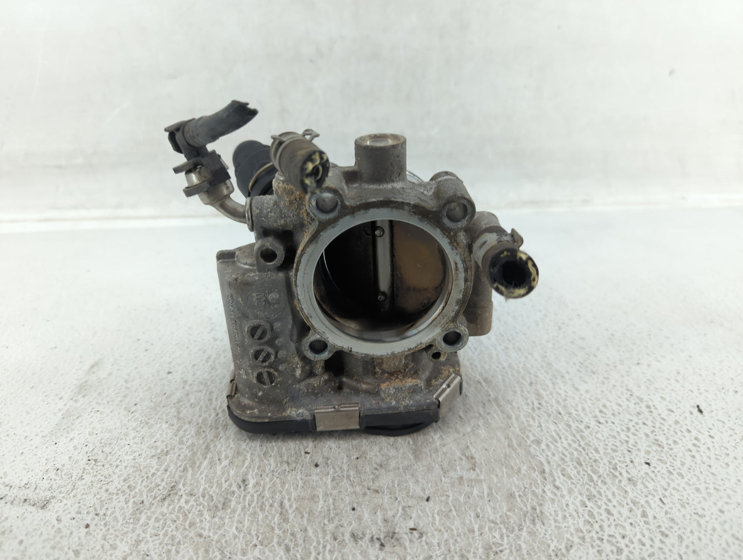 2012-2018 Chevrolet Sonic Throttle Body P/N:55561495 Fits Fits 2009 2010 2011 2012 2013 2014 2015 2016 2017 2018 OEM Used Au