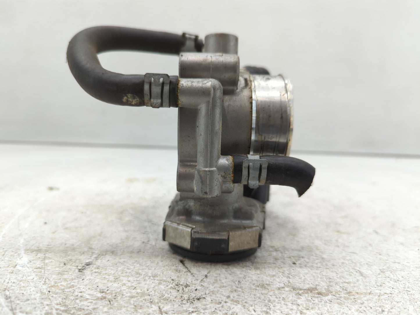 2012-2018 Chevrolet Sonic Throttle Body P/N:55561495 Fits Fits 2009 2010 2011 2012 2013 2014 2015 2016 2017 2018 OEM Used Au