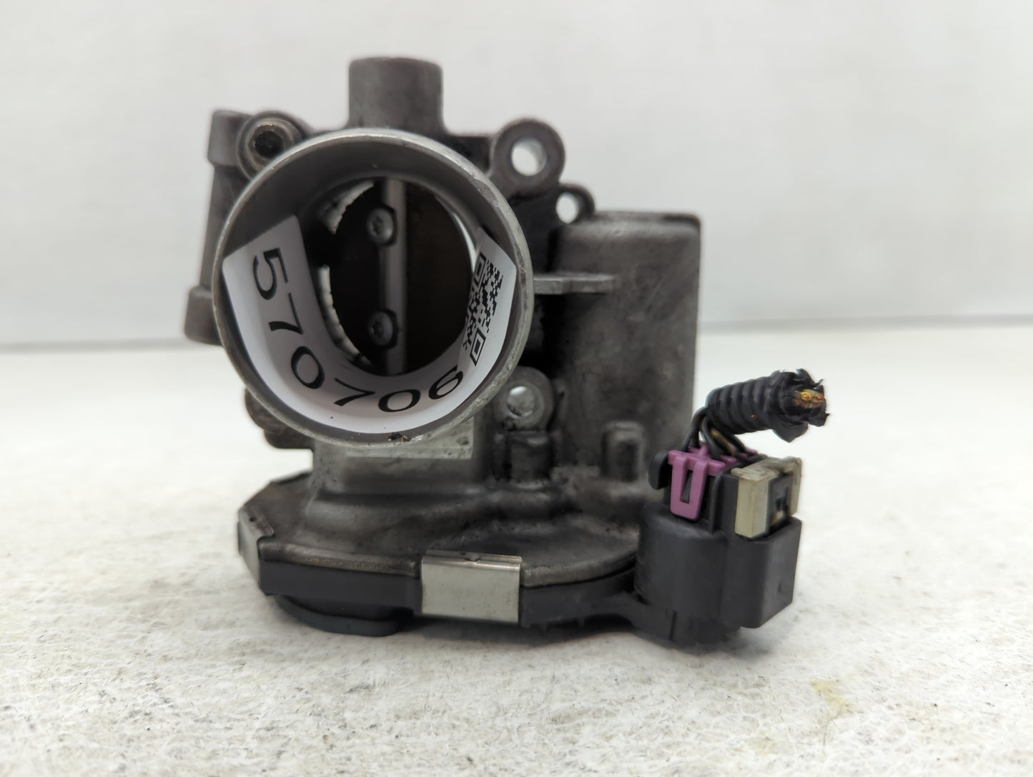 2012-2019 Chevrolet Sonic Throttle Body P/N:55581662 Fits Fits 2011 2012 2013 2014 2015 2016 2017 2018 2019 2020 2021 OEM Us