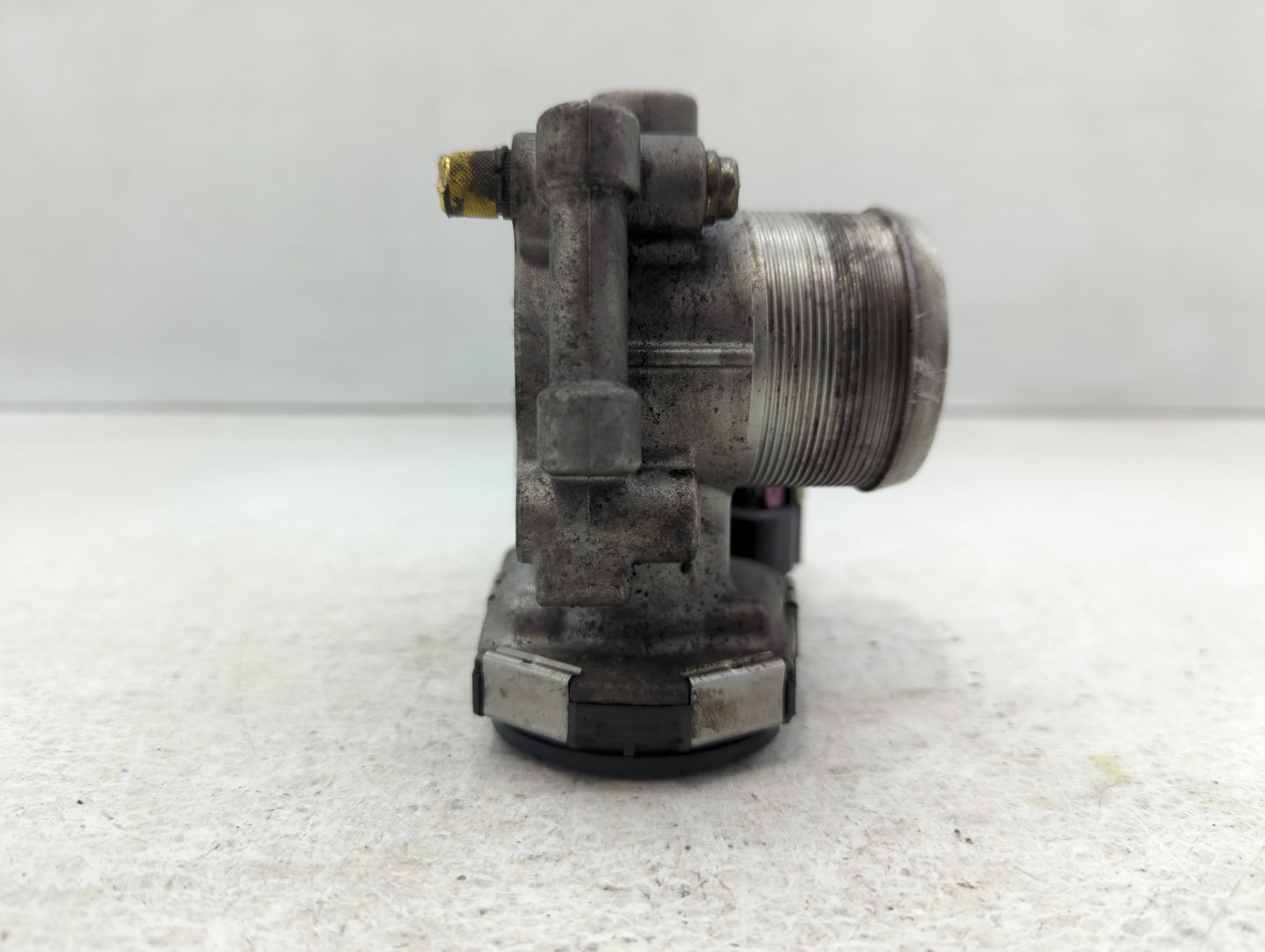 2012-2019 Chevrolet Sonic Throttle Body P/N:55581662 Fits Fits 2011 2012 2013 2014 2015 2016 2017 2018 2019 2020 2021 OEM Us