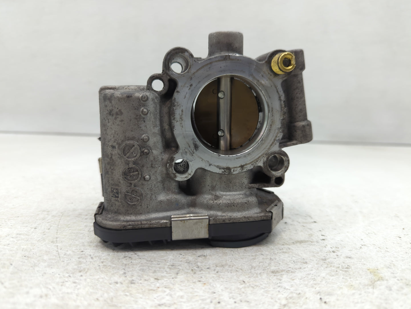 2012-2019 Chevrolet Sonic Throttle Body P/N:55581662 Fits Fits 2011 2012 2013 2014 2015 2016 2017 2018 2019 2020 2021 OEM Us