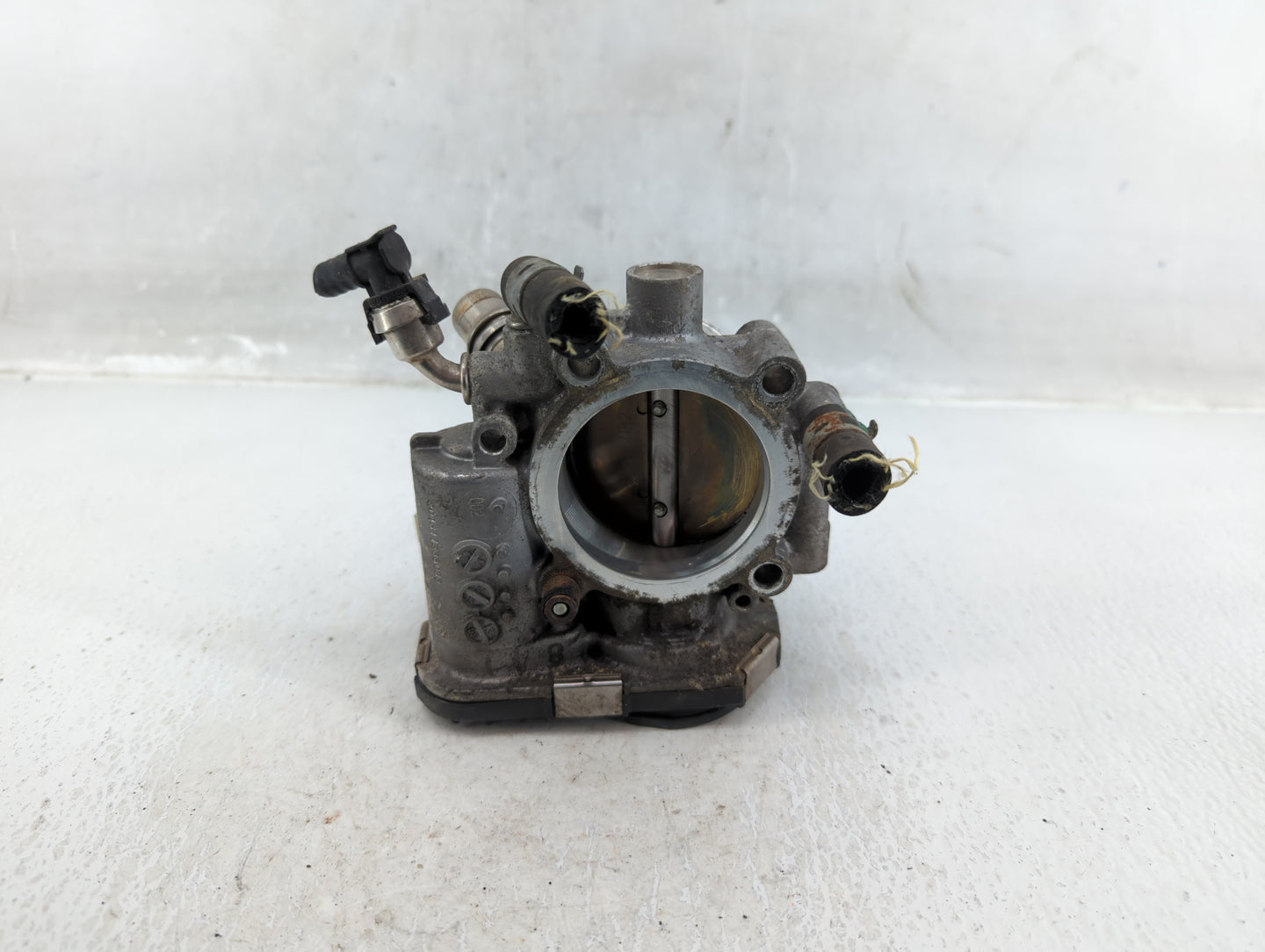 2012-2018 Chevrolet Sonic Throttle Body P/N:55561495 Fits Fits 2009 2010 2011 2012 2013 2014 2015 2016 2017 2018 OEM Used Au