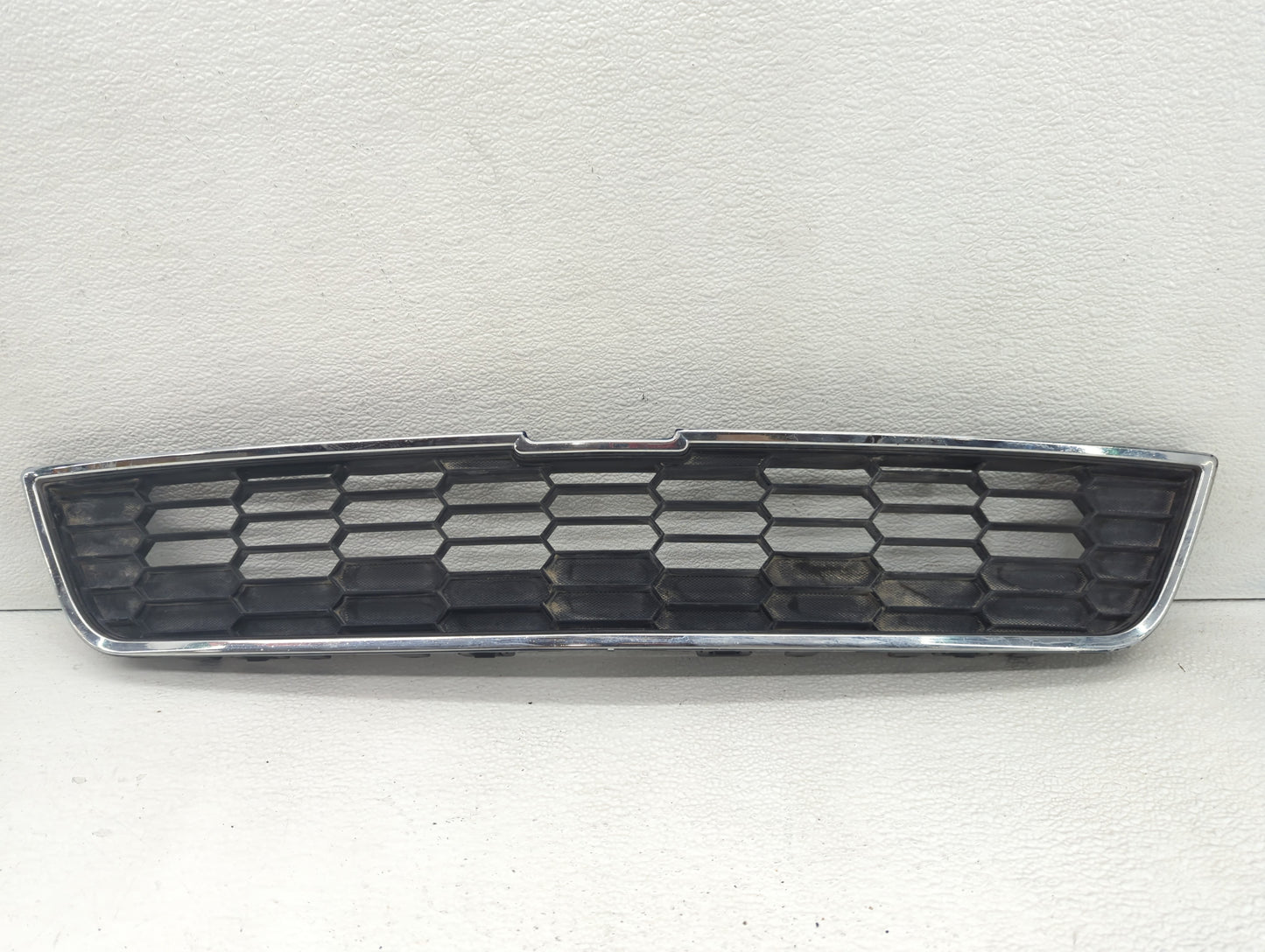2012-2016 Chevrolet Sonic Front Grille Bumper Not Included - Oemusedautoparts1.com