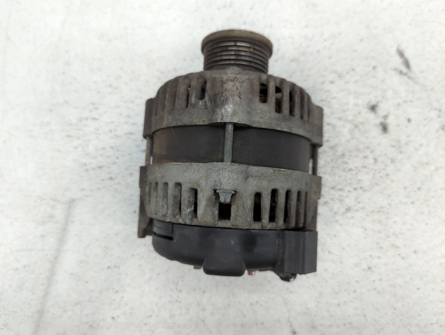 2012-2018 Chevrolet Sonic Alternator Replacement Generator Charging Assembly Engine OEM P/N:13579666 Fits OEM Used Auto Part