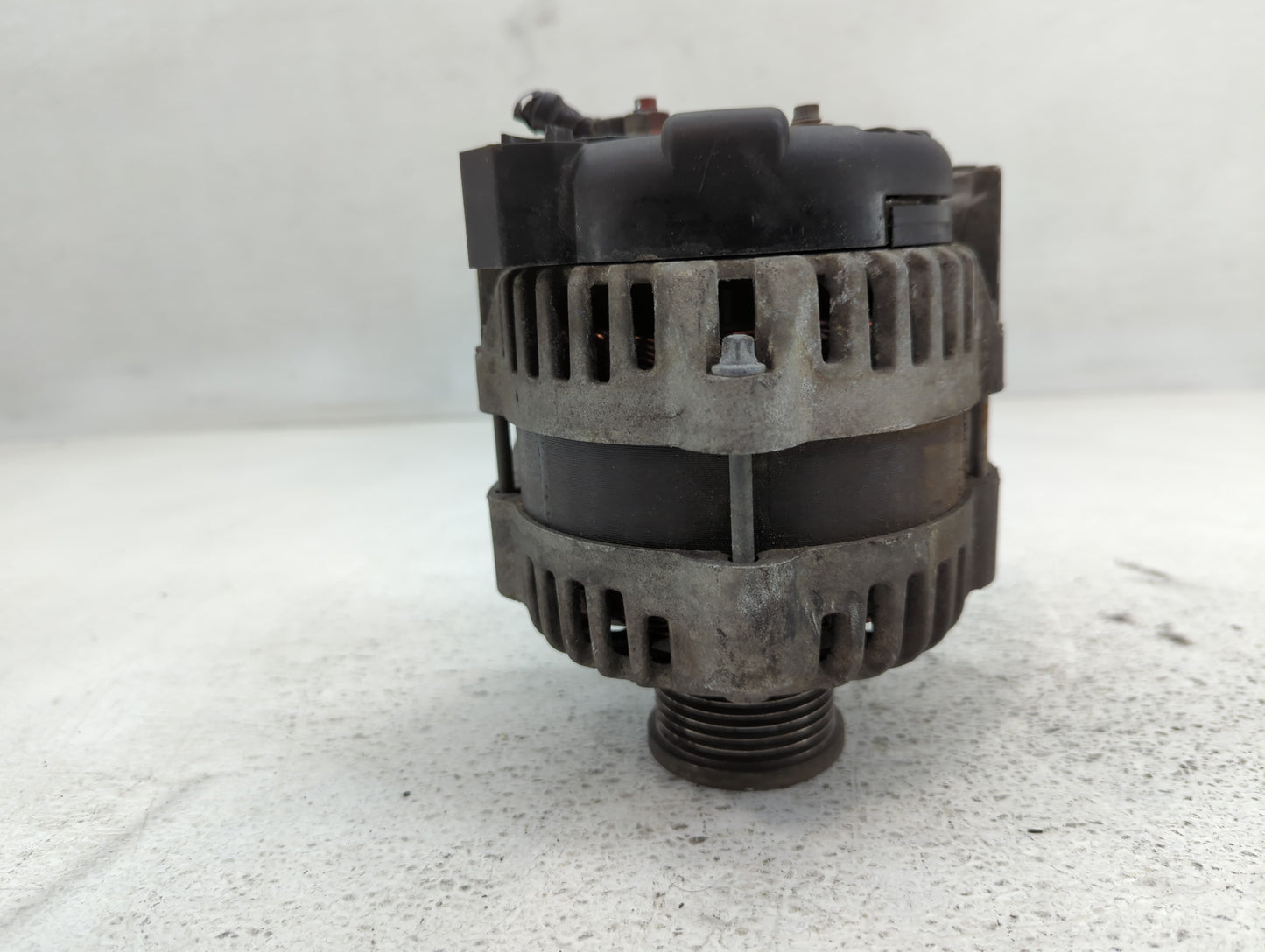 2012-2018 Chevrolet Sonic Alternator Replacement Generator Charging Assembly Engine OEM P/N:13579666 Fits OEM Used Auto Part