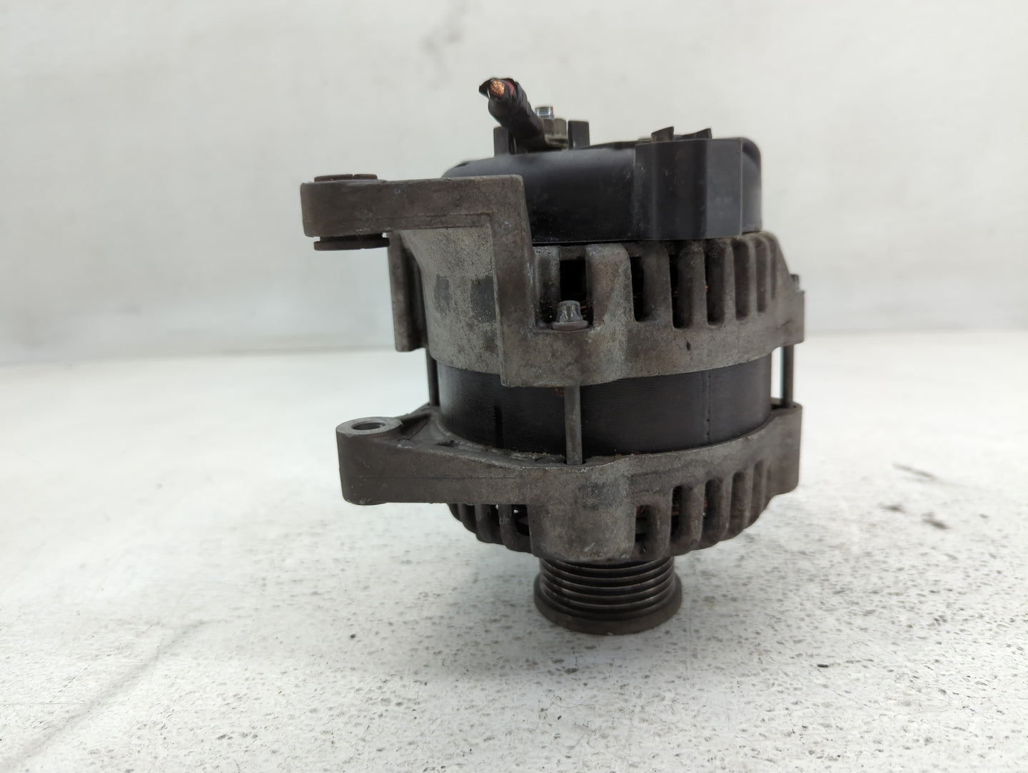 2012-2018 Chevrolet Sonic Alternator Replacement Generator Charging Assembly Engine OEM P/N:13579666 Fits OEM Used Auto Part