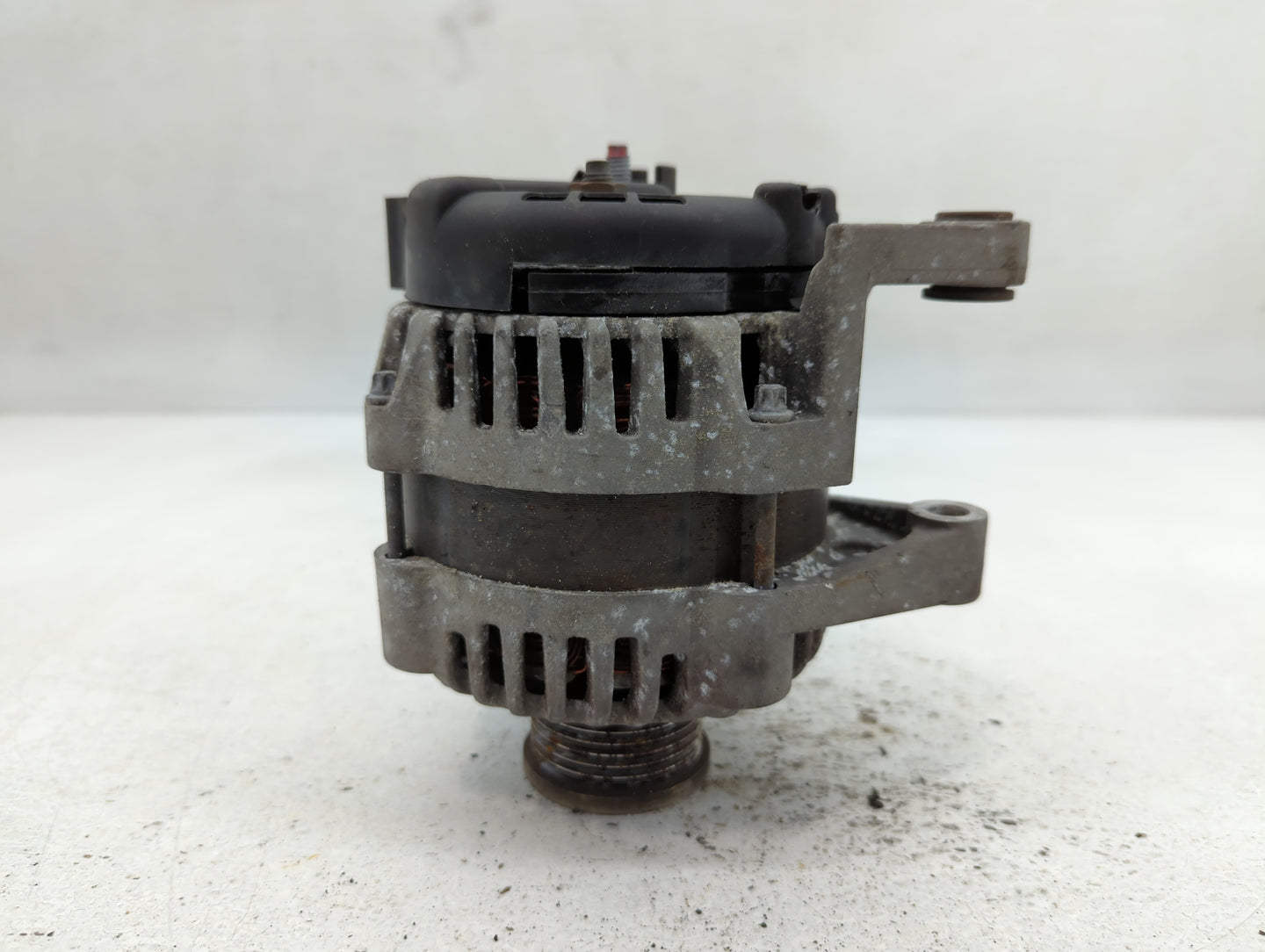 2012-2018 Chevrolet Sonic Alternator Replacement Generator Charging Assembly Engine OEM P/N:13579666 Fits OEM Used Auto Part