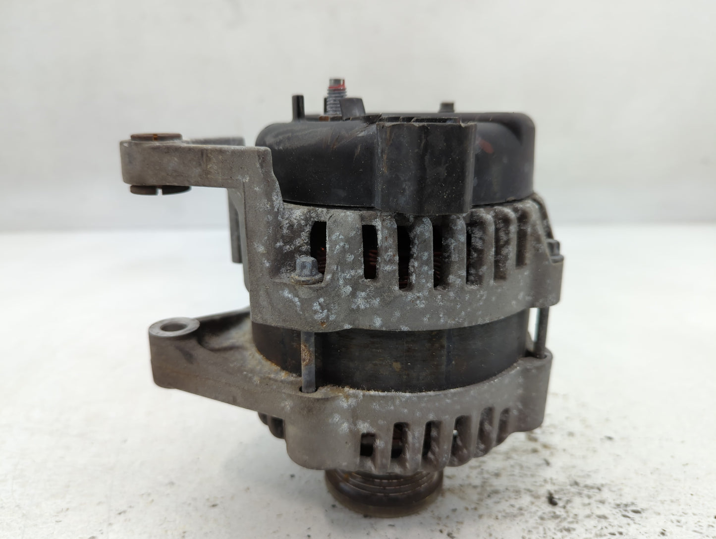 2012-2018 Chevrolet Sonic Alternator Replacement Generator Charging Assembly Engine OEM P/N:13579666 Fits OEM Used Auto Part