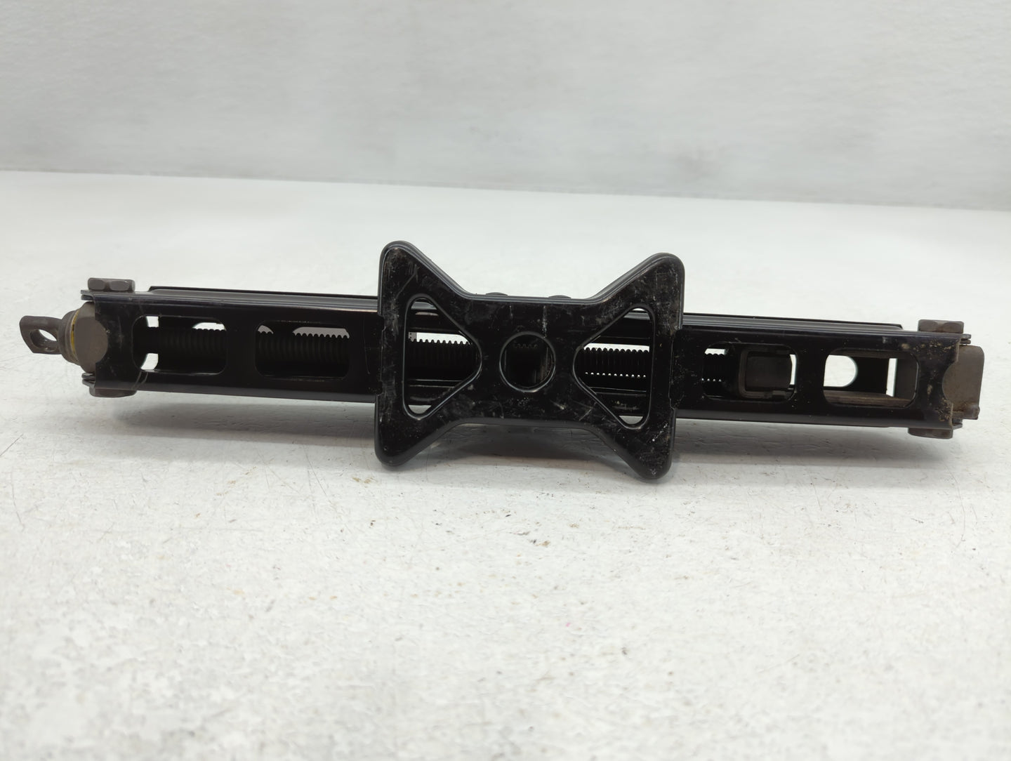2014 Chevrolet Sonic Spare Scissor Car Jack - Oemusedautoparts1.com