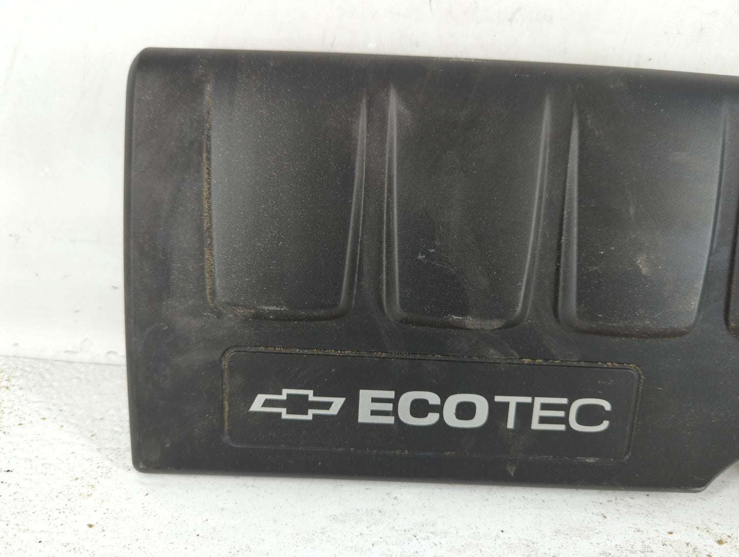 2014 Chevrolet Sonic Engine Cover - Oemusedautoparts1.com