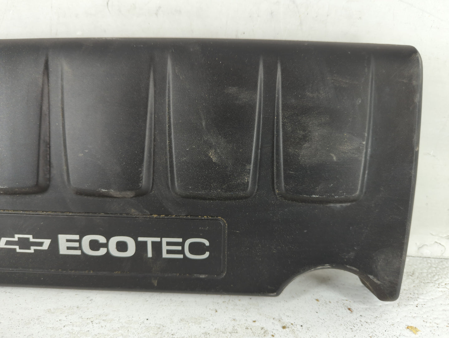 2014 Chevrolet Sonic Engine Cover - Oemusedautoparts1.com