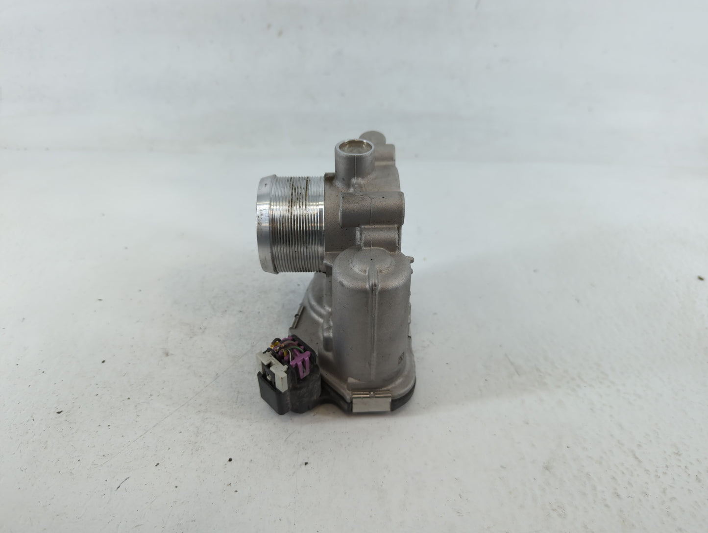 2012-2019 Chevrolet Sonic Throttle Body P/N:55581662 Fits Fits 2011 2012 2013 2014 2015 2016 2017 2018 2019 2020 2021 OEM Us