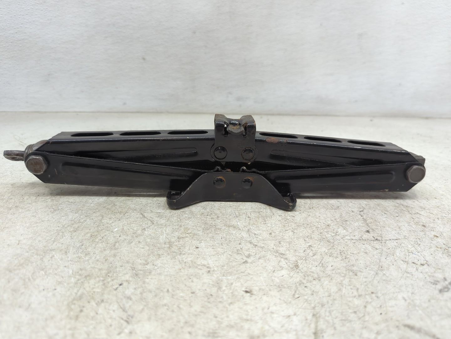 2014 Chevrolet Sonic Spare Scissor Car Jack Black - Oemusedautoparts1.com