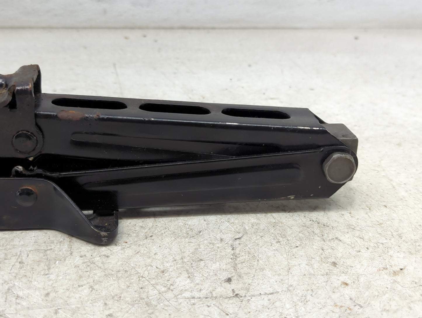 2014 Chevrolet Sonic Spare Scissor Car Jack Black - Oemusedautoparts1.com