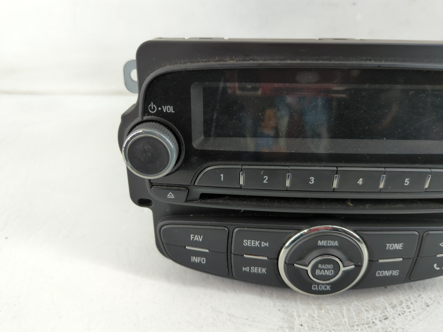 2014 Chevrolet Sonic Radio AM FM Cd Player Receiver Replacement P/N:95365926 Fits OEM Used Auto Parts - Oemusedautoparts1.co