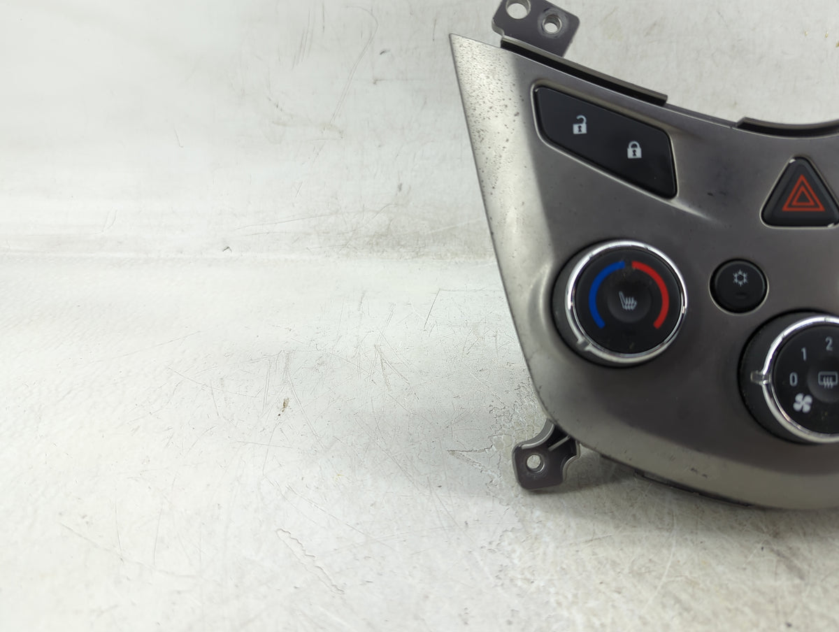 2013-2014 Chevrolet Sonic Climate Control Module Temperature AC/Heater Replacement P/N:95332698 95332696 Fits Fits 2013 2014