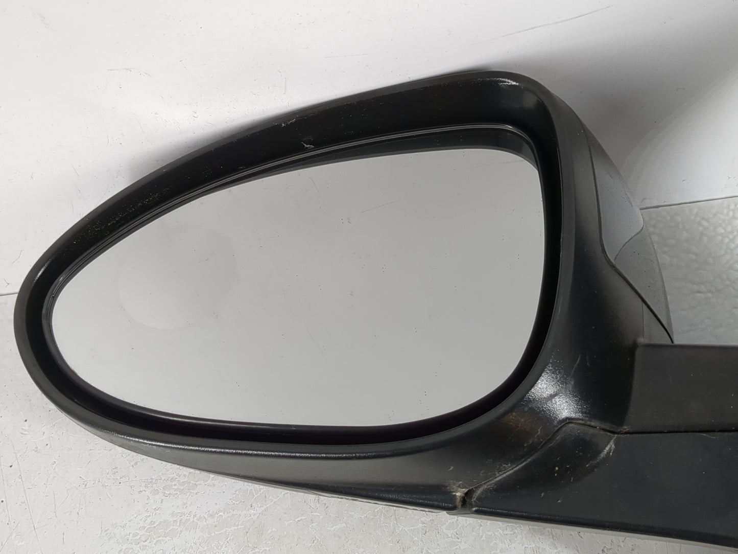 2013-2014 Chevrolet Sonic Passenger Right Side View Manual Door Mirror - Oemusedautoparts1.com