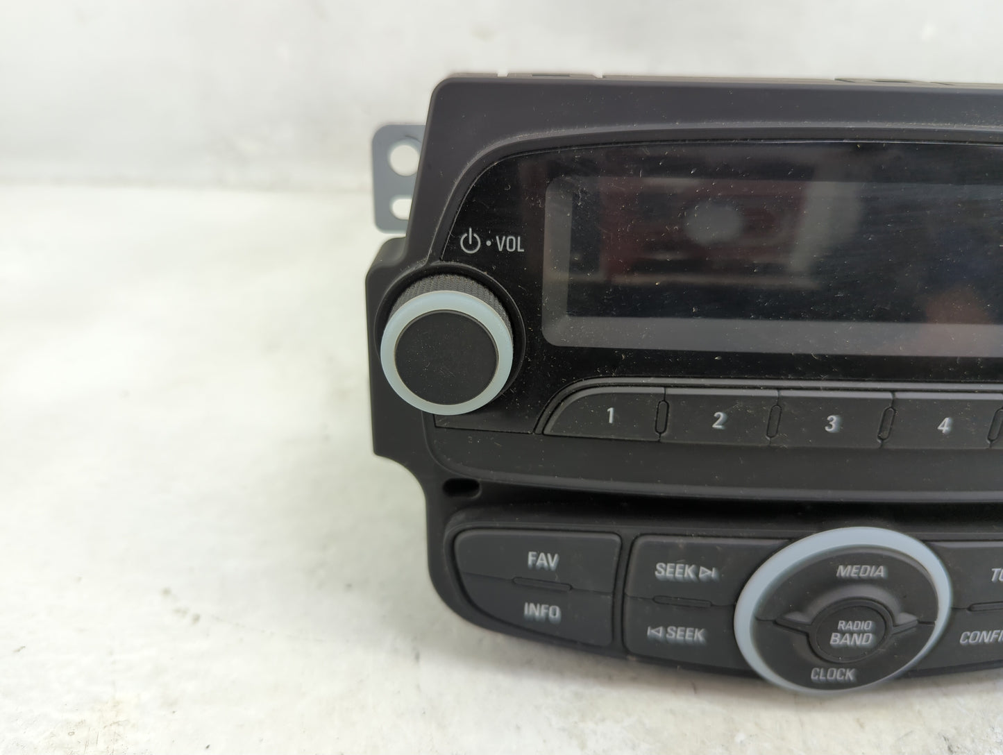 2014-2015 Chevrolet Spark Radio AM FM Cd Player Receiver Replacement P/N:94550613 Fits Fits 2014 2015 OEM Used Auto Parts - 