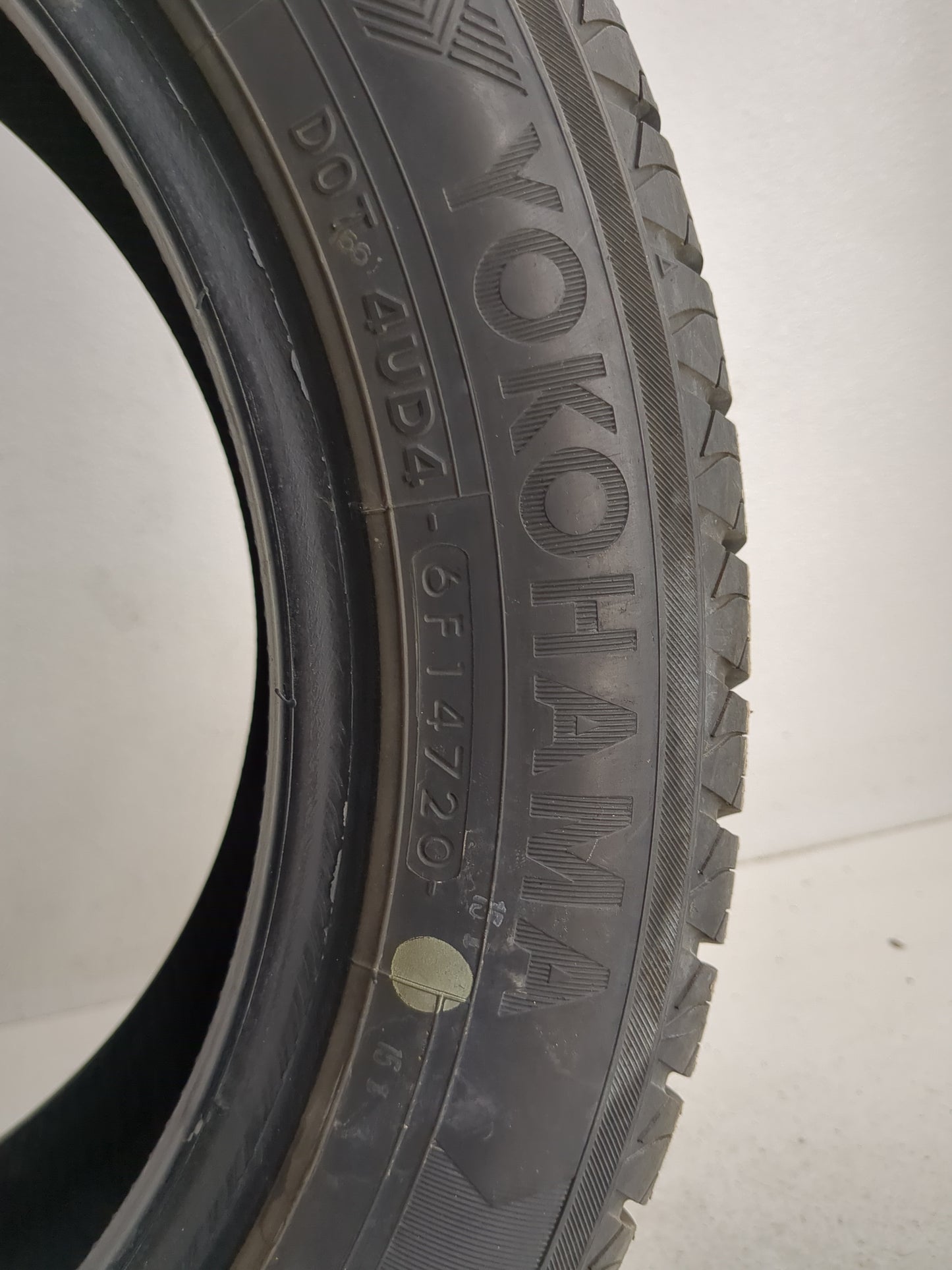 Used Tire 185/55R15 YOKOHAMA AVID ASCEND GT 82V - Tread Depth 11/32 - Oemusedautoparts1.com
