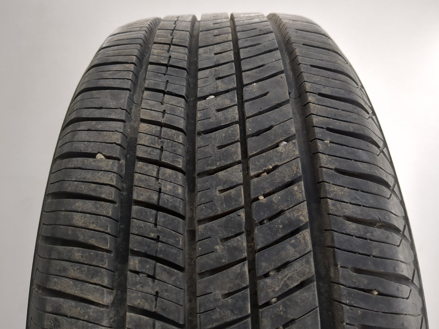 Used Tire 185/55R15 YOKOHAMA AVID ASCEND GT 82V - Tread Depth 11/32 - Oemusedautoparts1.com