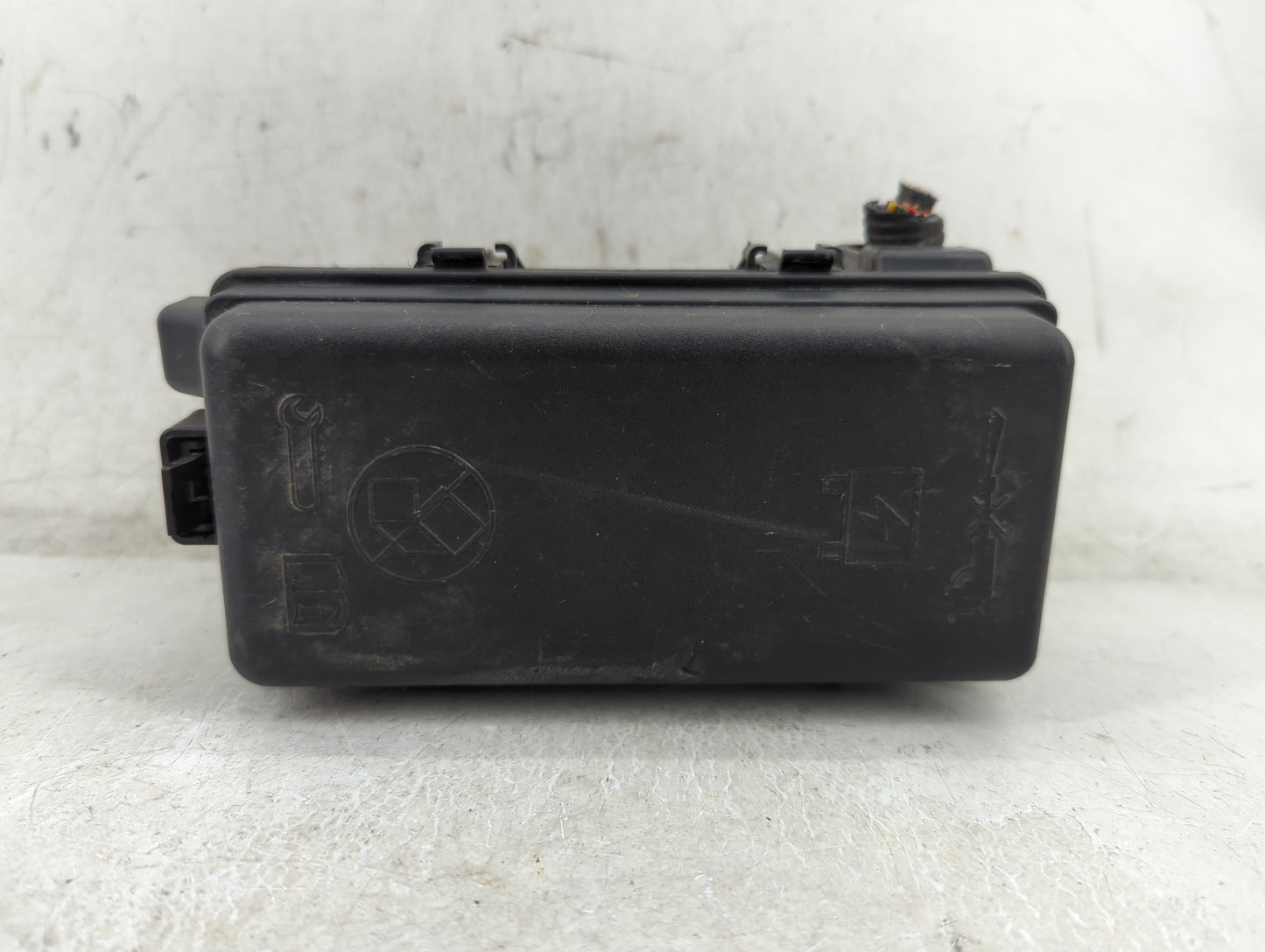 2014 Chevrolet Spark Fusebox Fuse Box Panel Relay Module P/N:95389023 Fits OEM Used Auto Parts - Oemusedautoparts1.com