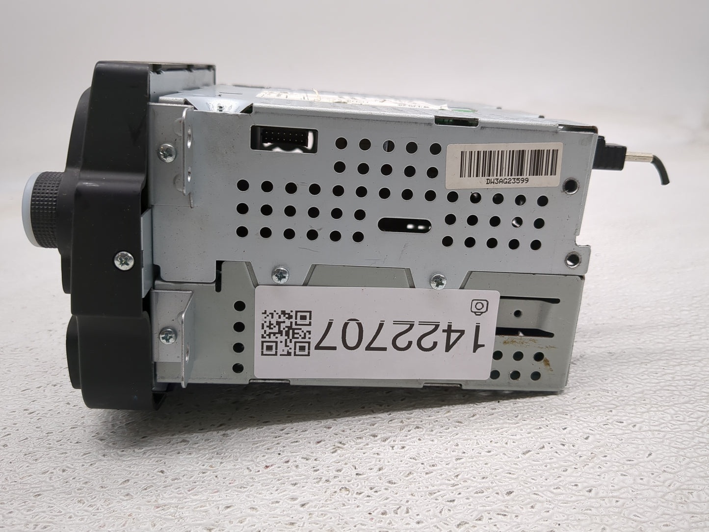 2014-2015 Chevrolet Spark Radio AM FM Cd Player Receiver Replacement P/N:95375119 Fits Fits 2014 2015 OEM Used Auto Parts - 