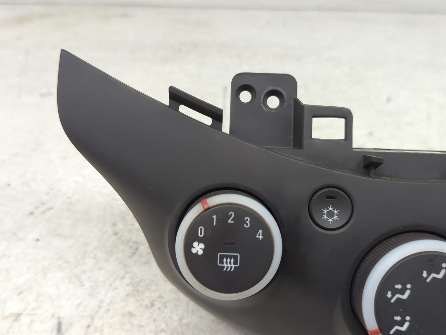 2013-2015 Chevrolet Spark Climate Control Module Temperature AC/Heater Replacement P/N:95390863 Fits Fits 2013 2014 2015 OEM