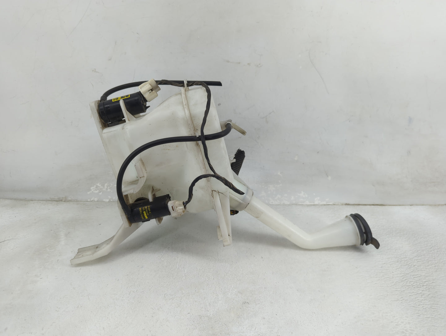 2013-2016 Chevrolet Spark Windshield Washer Fluid Reservoir Bottle Oem - Oemusedautoparts1.com