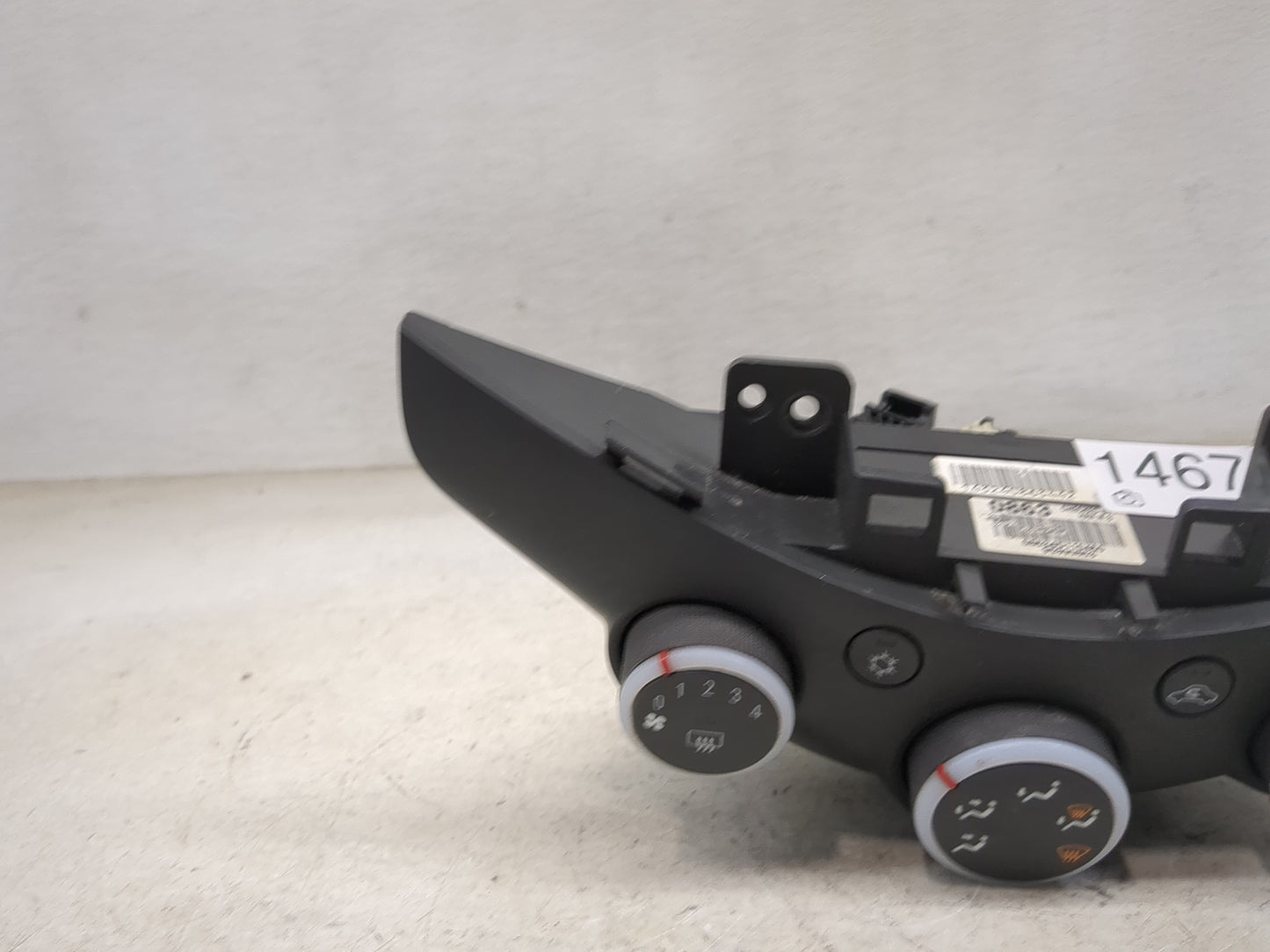 2013-2015 Chevrolet Spark Climate Control Module Temperature AC/Heater Replacement P/N:08634D110460 95390863 Fits OEM Used A