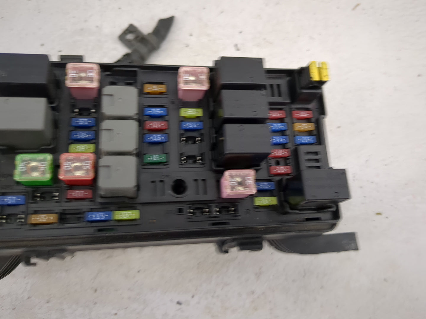 2014 Chevrolet Spark Fusebox Fuse Box Panel Relay Module P/N:95389023 95020946 Fits OEM Used Auto Parts - Oemusedautoparts1.