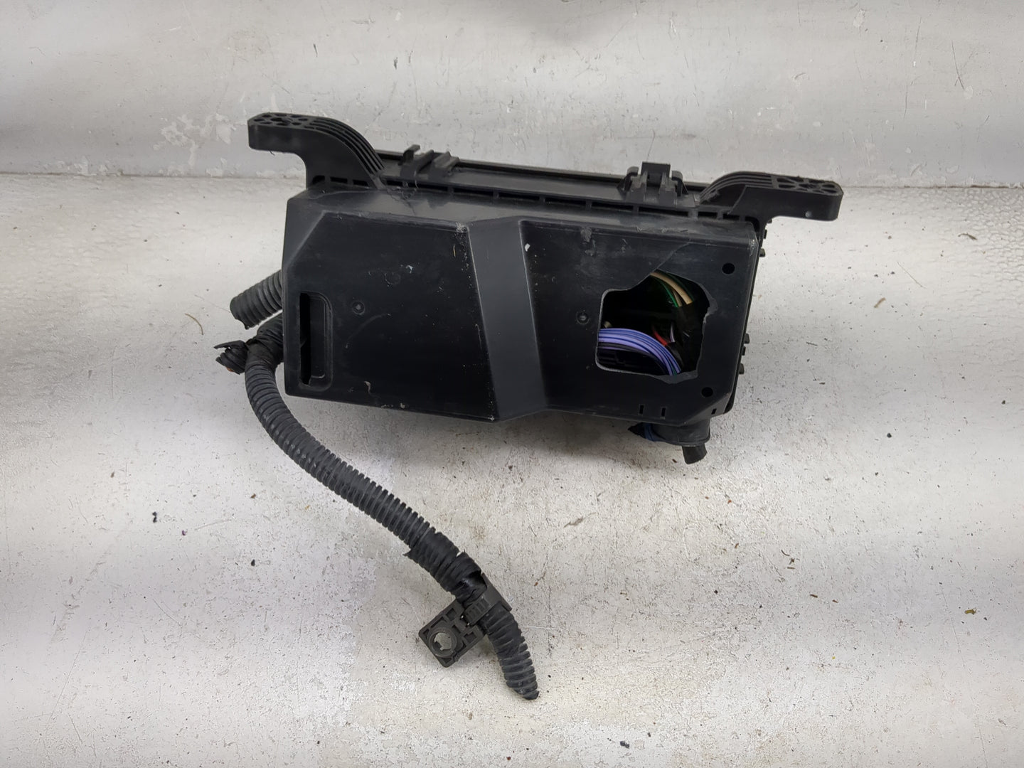 2014 Chevrolet Spark Fusebox Fuse Box Panel Relay Module P/N:95389023 95020946 Fits OEM Used Auto Parts - Oemusedautoparts1.