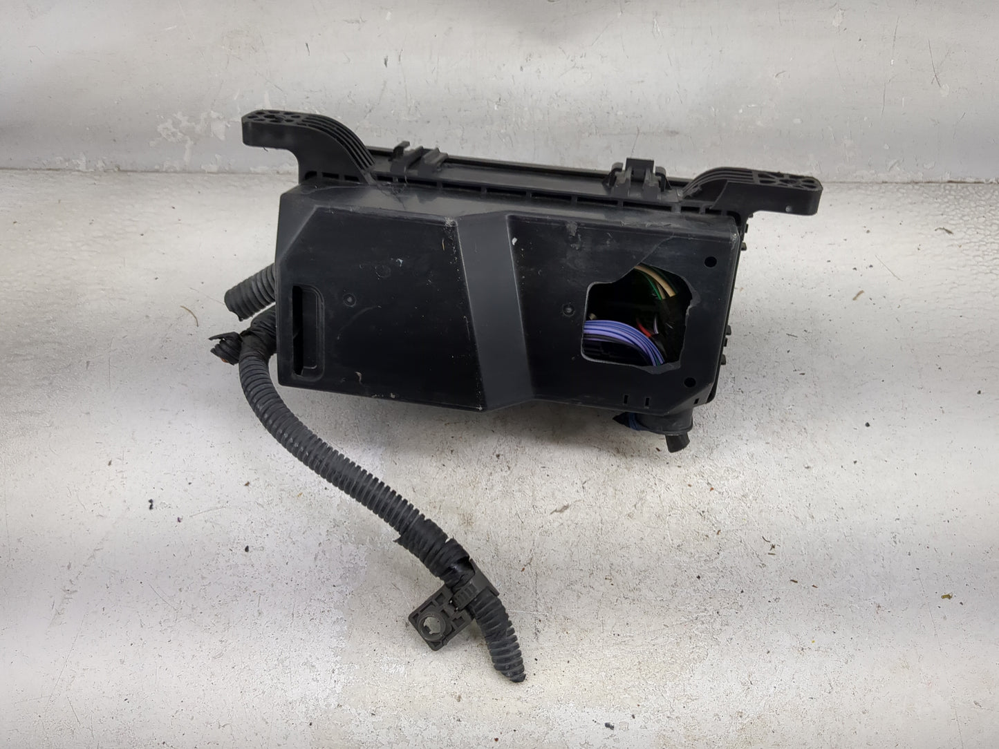 2014 Chevrolet Spark Fusebox Fuse Box Panel Relay Module P/N:95389023 95020946 Fits OEM Used Auto Parts - Oemusedautoparts1.