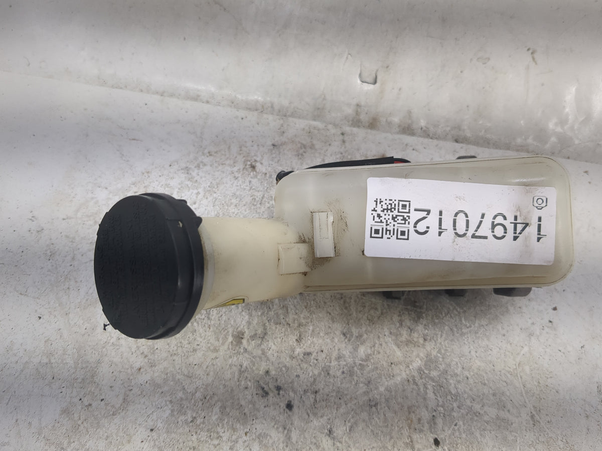 2013-2014 Chevrolet Spark Brake Master Cylinder - Oemusedautoparts1.com