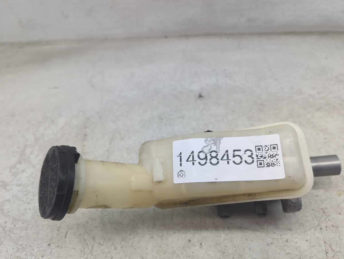 2013-2014 Chevrolet Spark Brake Master Cylinder 1498453 - Oemusedautoparts1.com