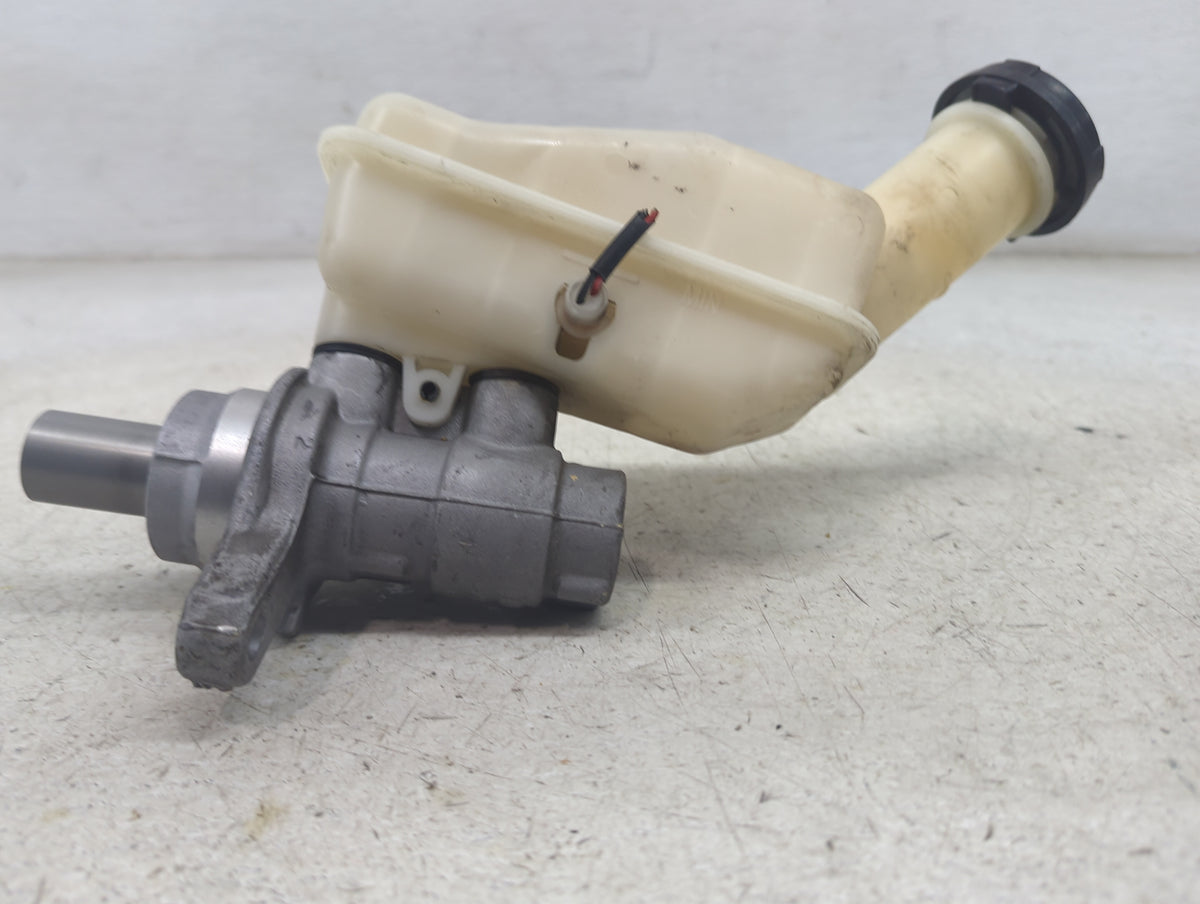 2013-2014 Chevrolet Spark Brake Master Cylinder 1498453 - Oemusedautoparts1.com