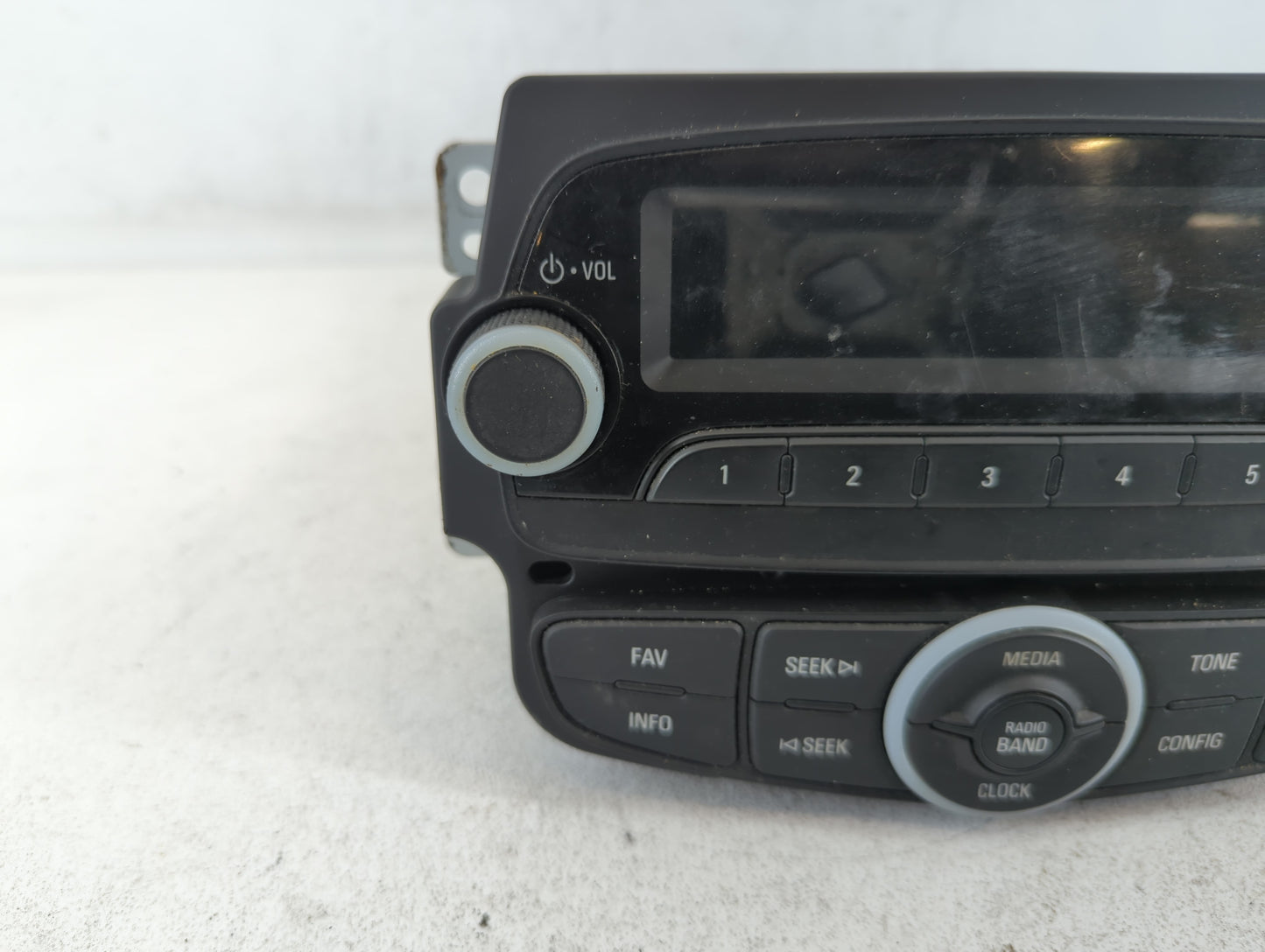 2014-2015 Chevrolet Spark Am Fm Cd Player Radio Receiver - Oemusedautoparts1.com