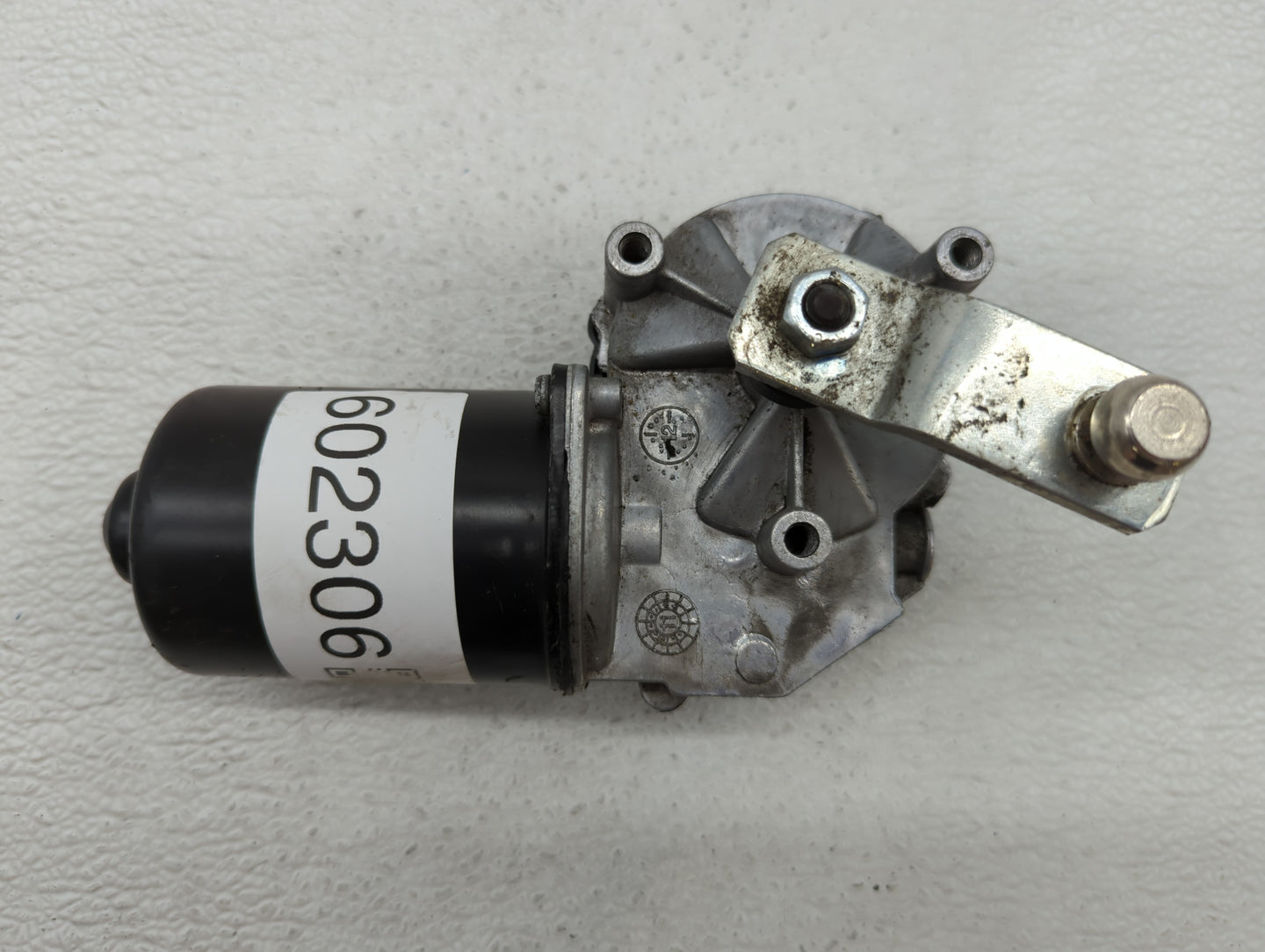2014-2017 Chevrolet Ss Front Windshield Wiper Motor P/N:ZD16328-200 Fits Fits 2013 2014 2015 2016 2017 OEM Used Auto Parts -