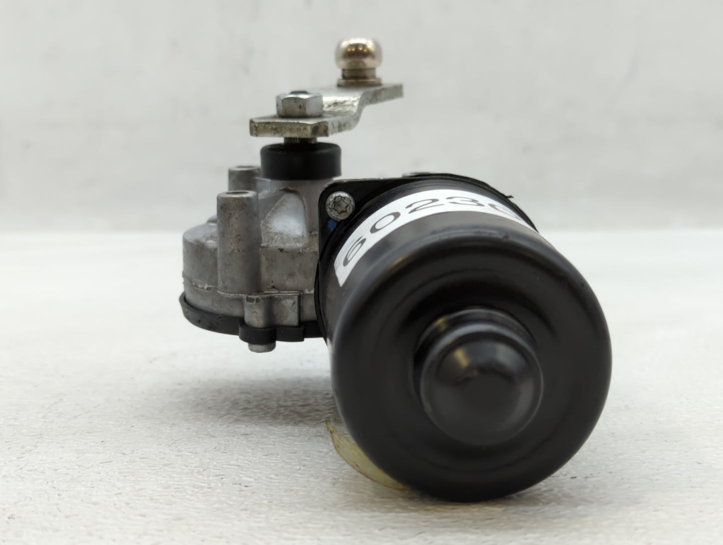 2014-2017 Chevrolet Ss Front Windshield Wiper Motor P/N:ZD16328-200 Fits Fits 2013 2014 2015 2016 2017 OEM Used Auto Parts -