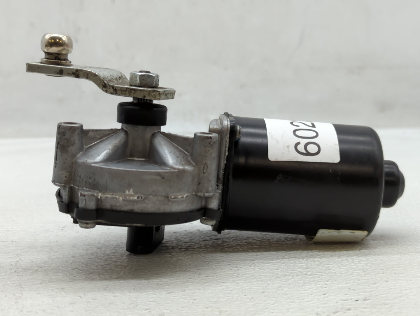 2014-2017 Chevrolet Ss Front Windshield Wiper Motor P/N:ZD16328-200 Fits Fits 2013 2014 2015 2016 2017 OEM Used Auto Parts -